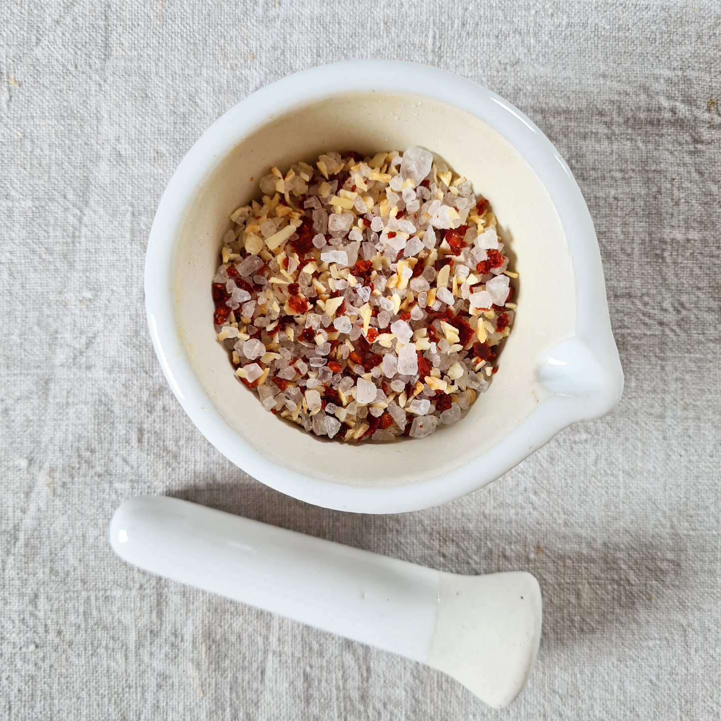 Feurige Knolle - Grobes Meersalz mit Chili und Knoblauch
