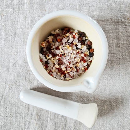 Knolle und Korn - Grobes Meersalz mit Chili, Knoblauch und Pfeffer