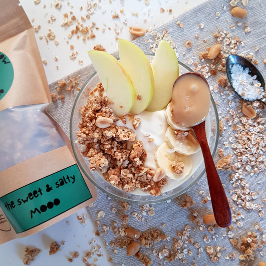 The Sweet & Salty MOOO - veganes Crunchy Müsli mit Erdnuss aus Handarbeit