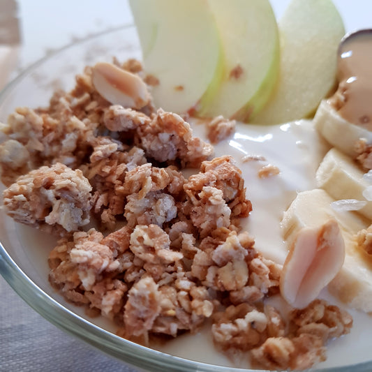 The Sweet & Salty MOOO - veganes Crunchy Müsli mit Erdnuss aus Handarbeit