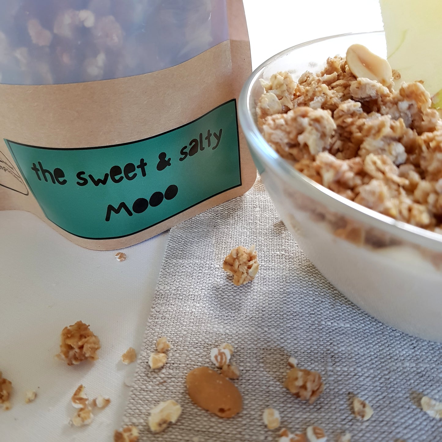 The Sweet & Salty MOOO - veganes Crunchy Müsli mit Erdnuss aus Handarbeit